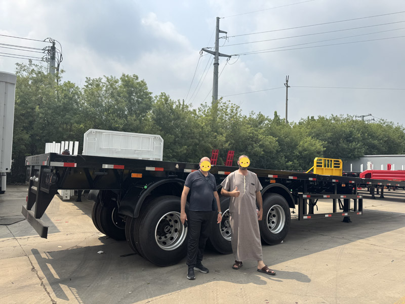 ข้อตกลงความร่วมมือข้ามชาติบรรลุผลสำเร็จแล้ว! ลูกค้าชาวแอลจีเรียเยี่ยมชมโรงงาน Luyi และลงนามในสัญญาเรือบรรทุกปูนซีเมนต์