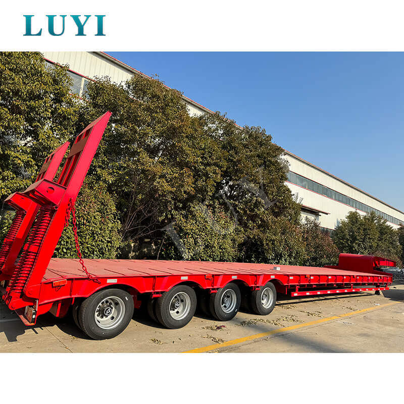 โรงงาน Lu Yi ยินดีต้อนรับแขกผู้มีเกียรติจากแคเมอรูน! รถกึ่งพ่วงพื้นต่ำสี่เพลาสั่งซื้อจากต่างประเทศอย่างปลอดภัย