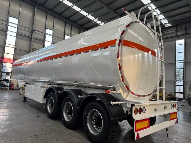 รถบรรทุกกึ่งเรือบรรทุก 45000L