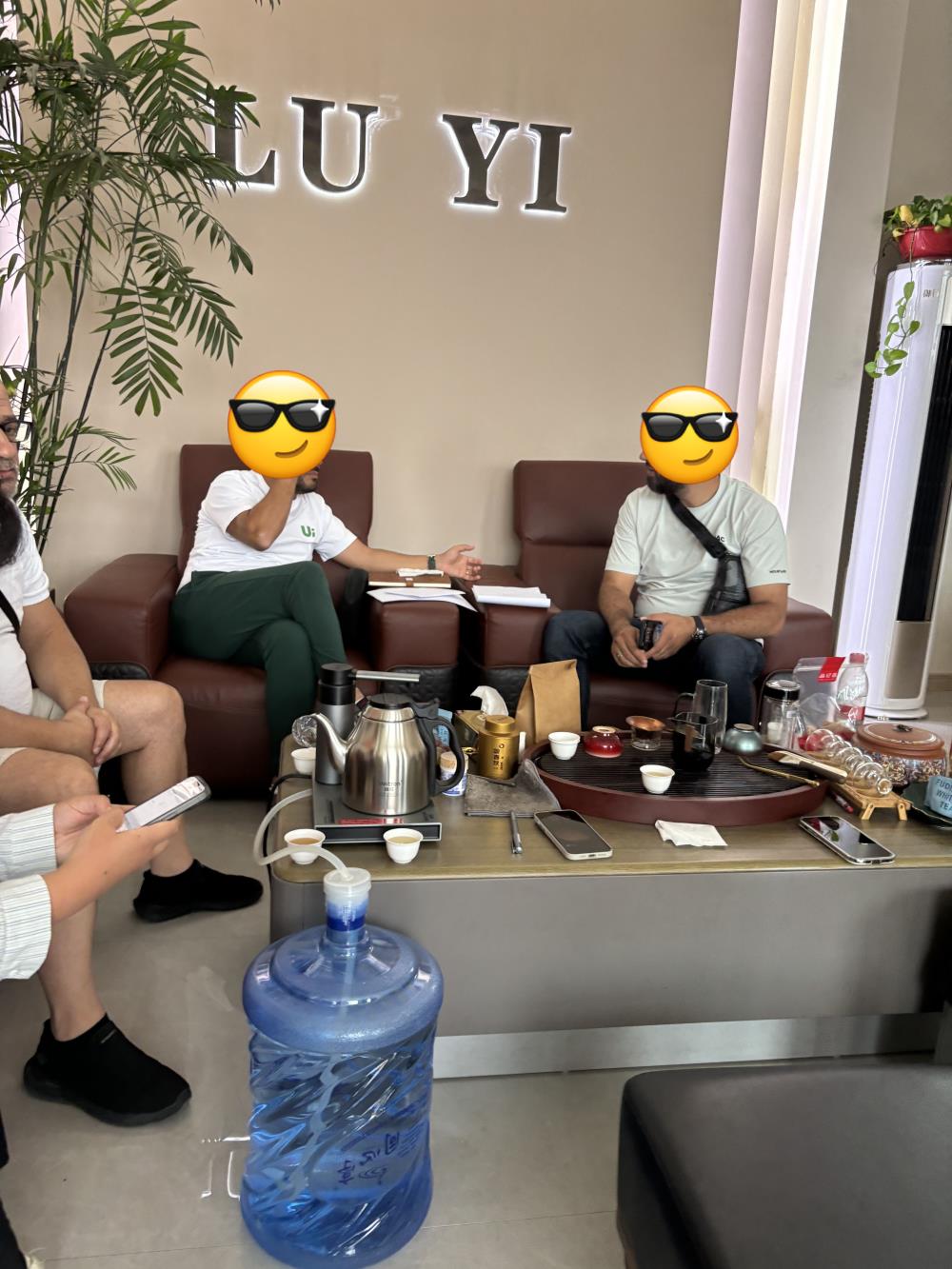 จากการเยี่ยมชมโรงงานไปจนถึงการขยายกองเรือ: LUYI ชนะคำสั่งซื้อรถกึ่งพ่วงบรรทุกปูนซิเมนต์ของซาอุดีอาระเบียได้อย่างไร