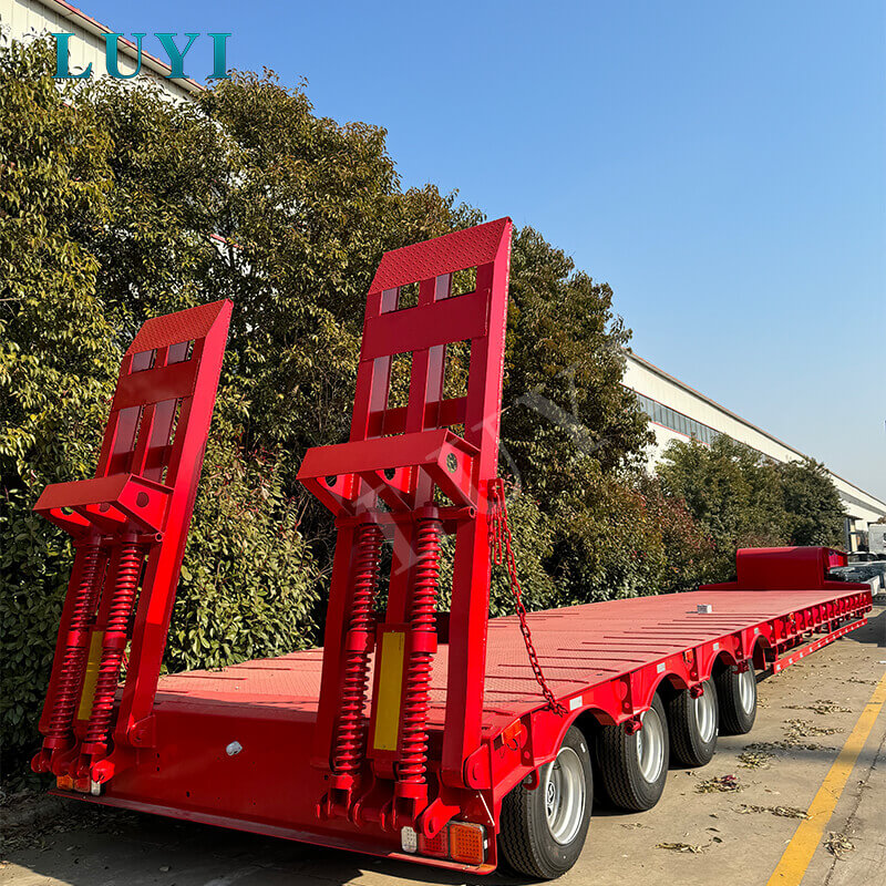 จากถนนขรุขระไปจนถึงการบรรทุกหนักที่เชื่อถือได้: เรื่องราวความสำเร็จของรถกึ่งพ่วงพื้นเรียบ 4 เพลา 40T ของบอตสวานา