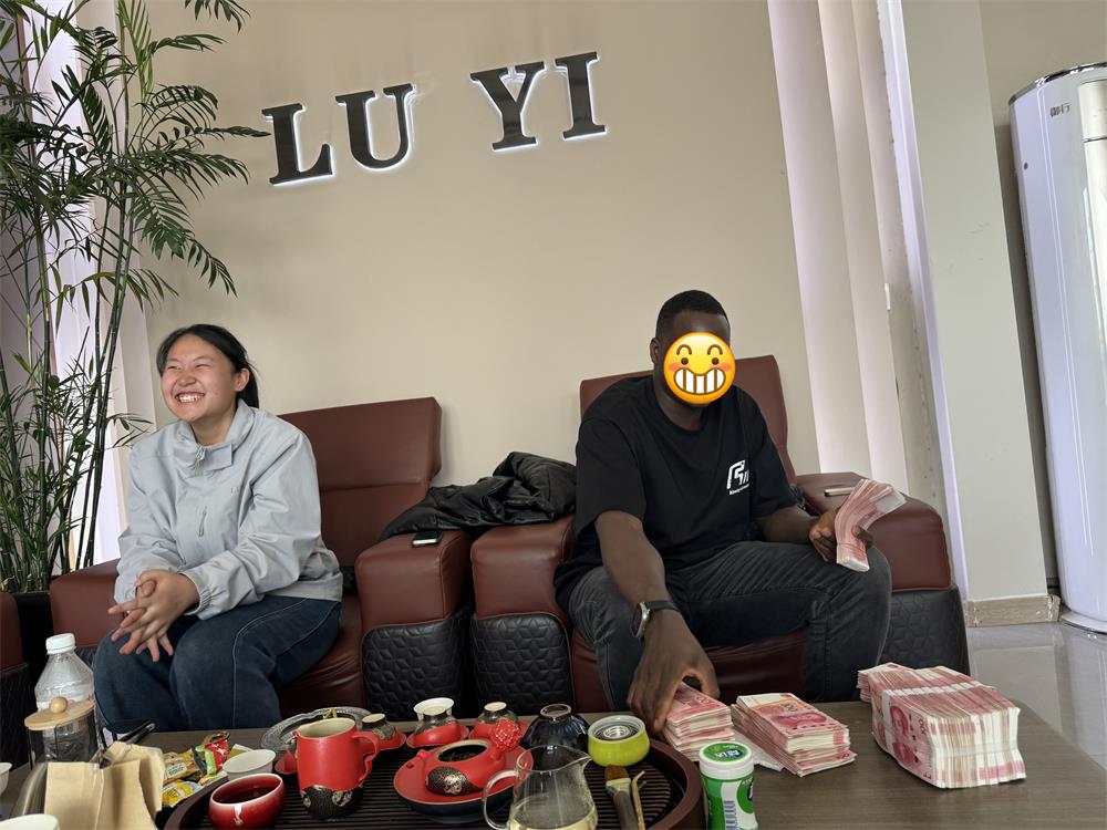 Luyi Auto ช่วยลูกค้า DRC ปรับปรุงการขนส่งแร่สำหรับงานหนักด้วยรถกึ่งพ่วงผนังแบบกำหนดเองได้อย่างไร