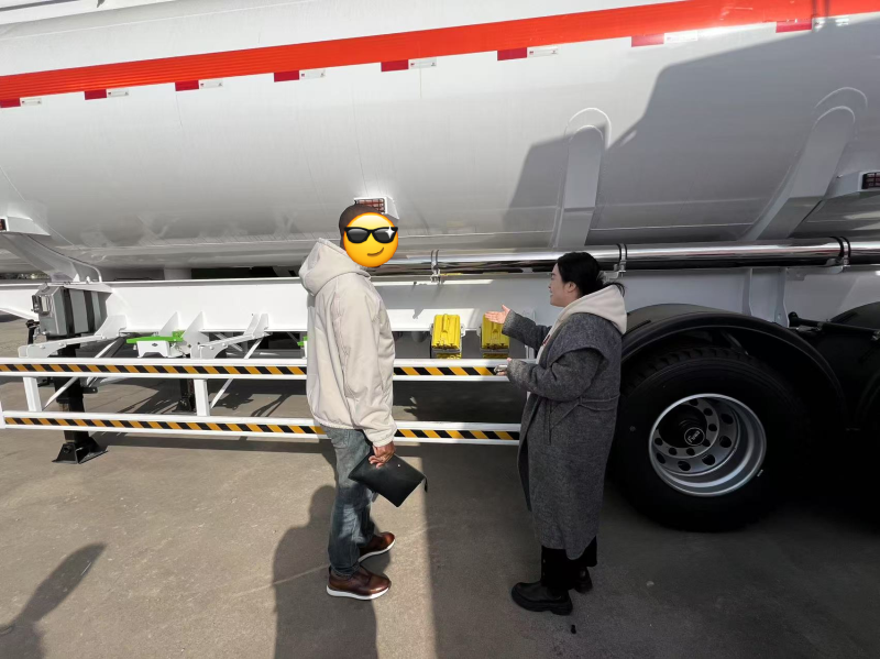 Luyi Auto ช่วยบริษัทจัดจำหน่ายเชื้อเพลิงของมาลียกระดับความปลอดภัย ความจุ และความน่าเชื่อถือในการขนส่งเชื้อเพลิงได้อย่างไร Luyi Auto ช่วยบริษัทจัดจำหน่ายเชื้อเพลิงของมาลียกระดับความปลอดภัย ความจุ และความน่าเชื่อถือในการขนส่งเชื้อเพลิงได้อย่างไร