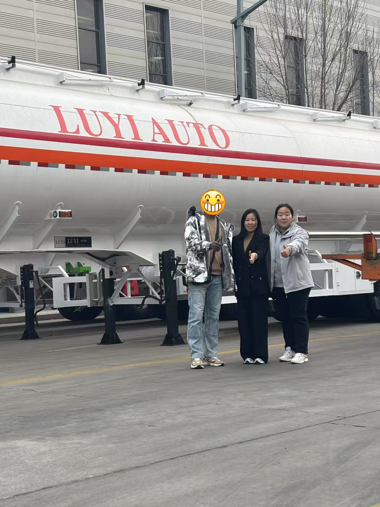 Luyi Auto ช่วยกลุ่มโลจิสติกส์ของไนจีเรียปรับปรุงประสิทธิภาพการขนส่งเชื้อเพลิงด้วยรถพ่วงถังดีเซลขนาด 45 ลบ.ม. ได้อย่างไร Luyi Auto ช่วยกลุ่มโลจิสติกส์ของไนจีเรียปรับปรุงประสิทธิภาพการขนส่งเชื้อเพลิงด้วยรถพ่วงถังดีเซลขนาด 45 ลบ.ม. ได้อย่างไร