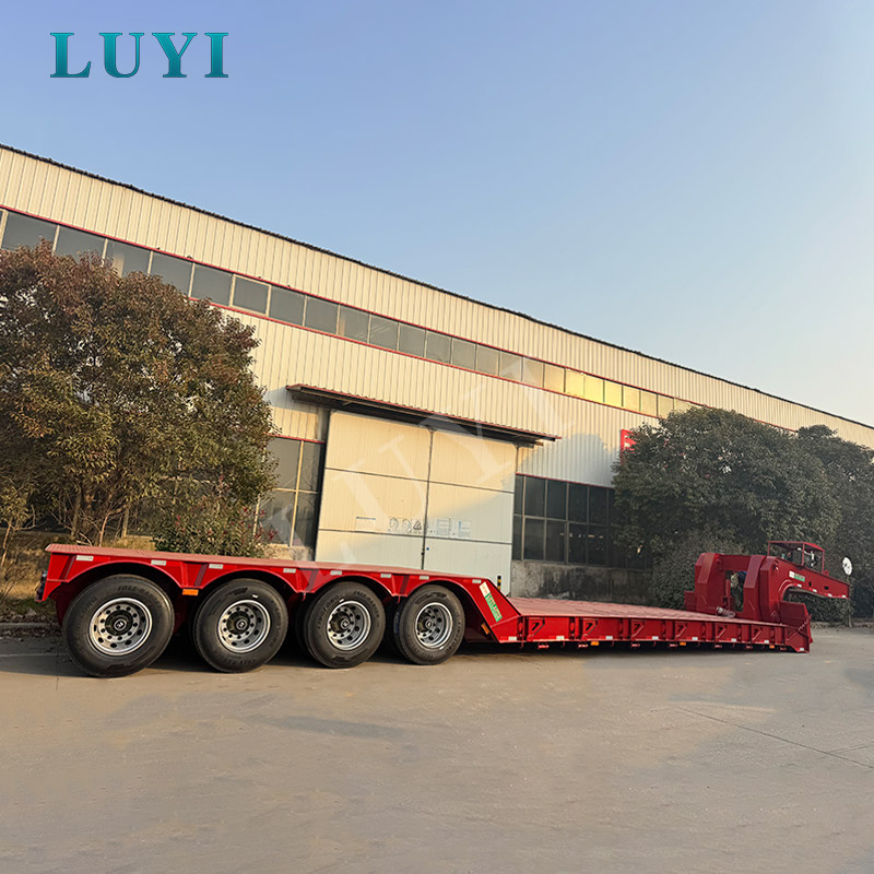 LUYI ส่งมอบรถพ่วง Lowboy คอห่านไฮดรอลิกแบบถอดได้แบบกำหนดเองไปยังซูรินาเม