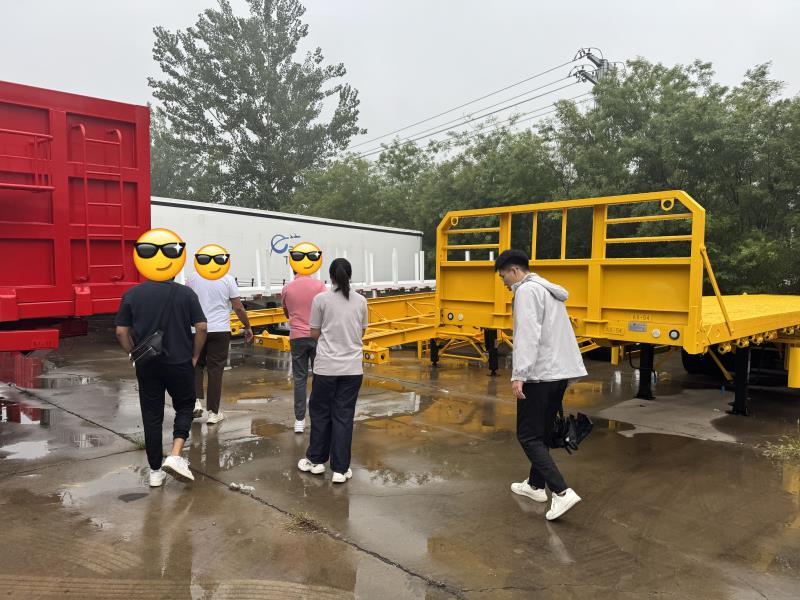 บริษัทขนส่งของโมซัมบิกสั่งซื้อรถกึ่งพ่วง Lowboy 5 เพลาจำนวน 2 คันสำหรับโครงการ LNG และโครงสร้างพื้นฐาน