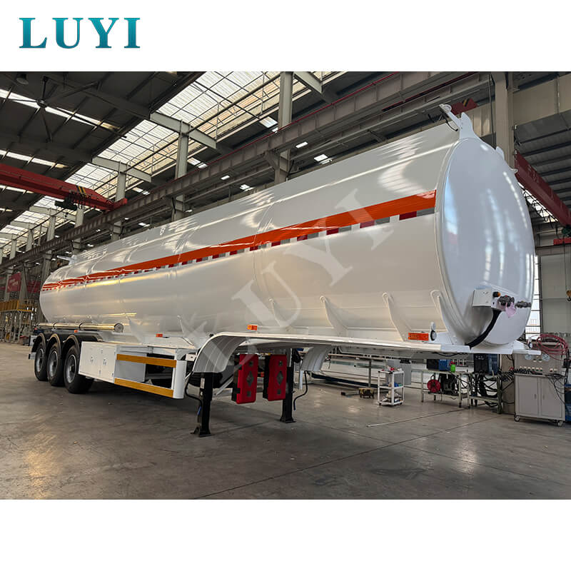 ขับเคลื่อนการเติบโตของโปรตุเกส: เหตุใดผู้นำด้านโลจิสติกส์ของยุโรปจึงเลือก Luyi Auto สำหรับการขนส่งด้วยเครื่องจักรกลหนัก